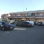 Hotel Route 9 Cadeo
