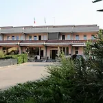 Route 9 Hotel Cadeo