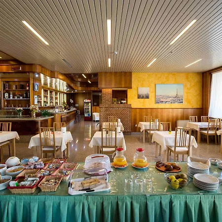 Route 9 Hotel