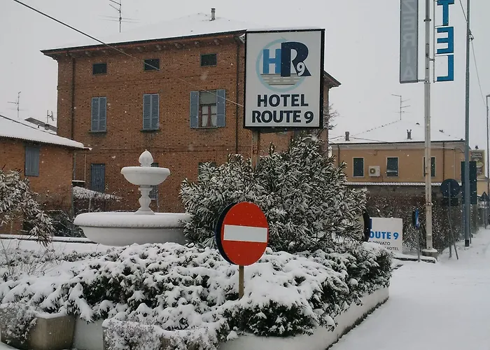 Route 9 Otel