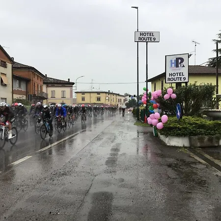 Ξενοδοχείο Route 9 3*