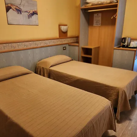 Route 9 Hotell 3*