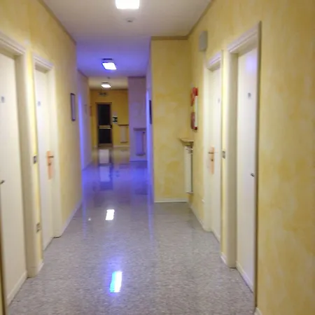 Hotel Route 9 Cadeo