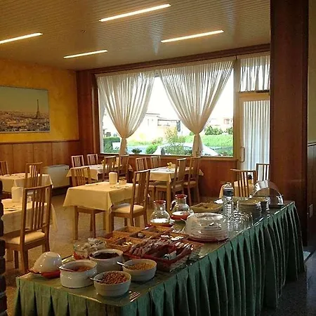 Route 9 Hotel 3*