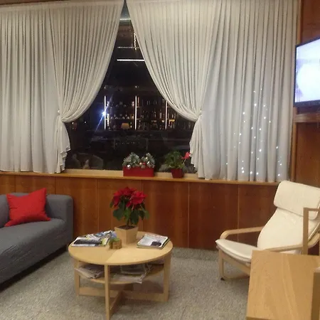 Отель Route 9 3*