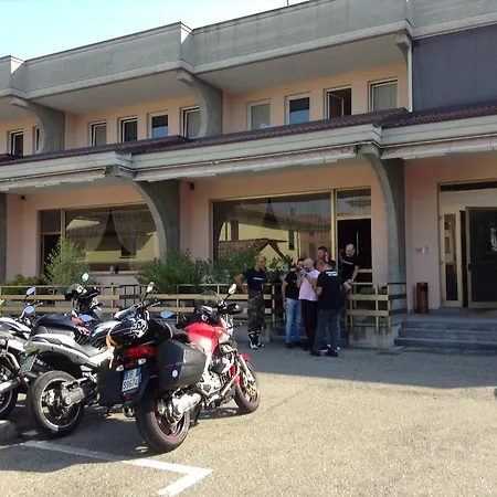 Route 9 Hotell
